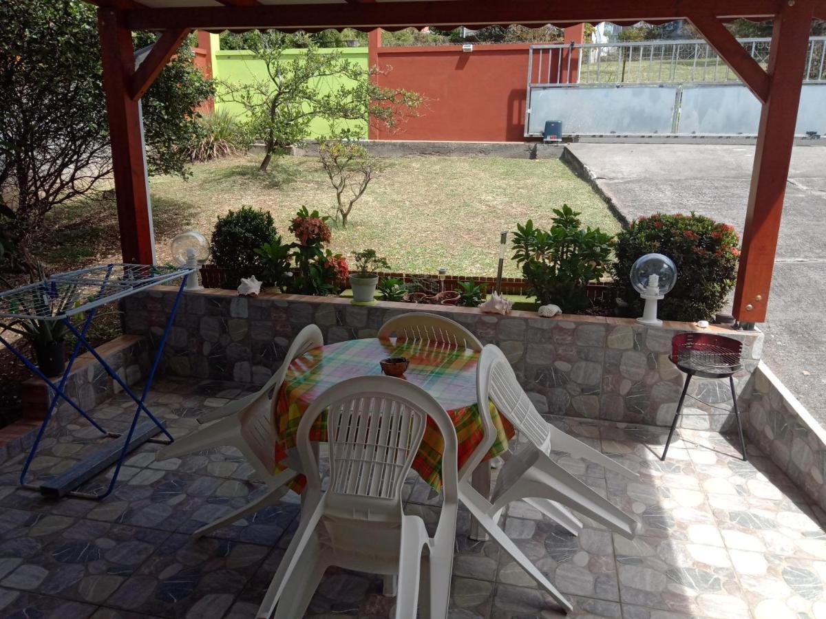 La Casa Binecha Avec Jacuzzi Villa Baillif Buitenkant foto