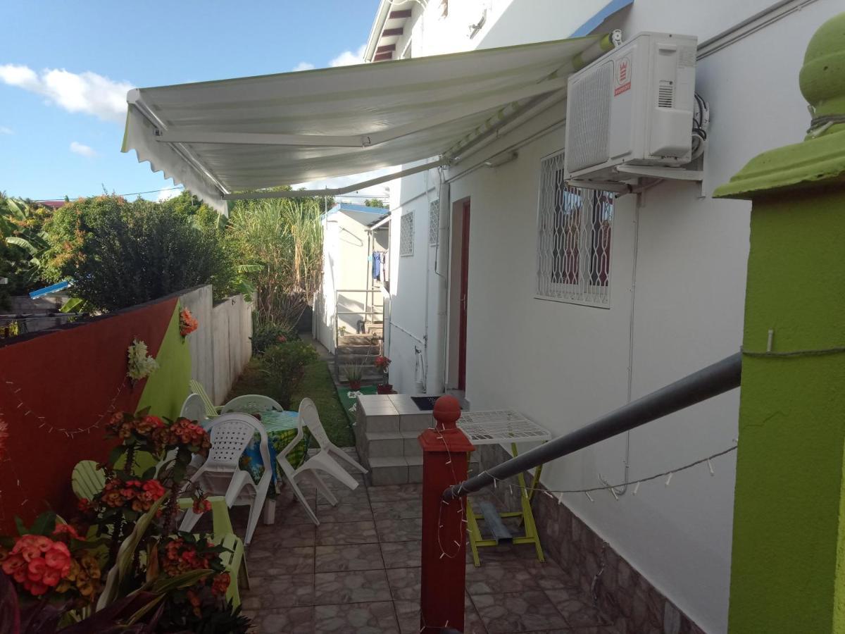 La Casa Binecha Avec Jacuzzi Villa Baillif Buitenkant foto