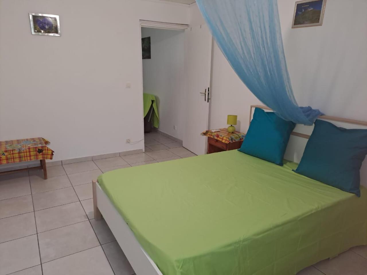 La Casa Binecha Avec Jacuzzi Villa Baillif Buitenkant foto